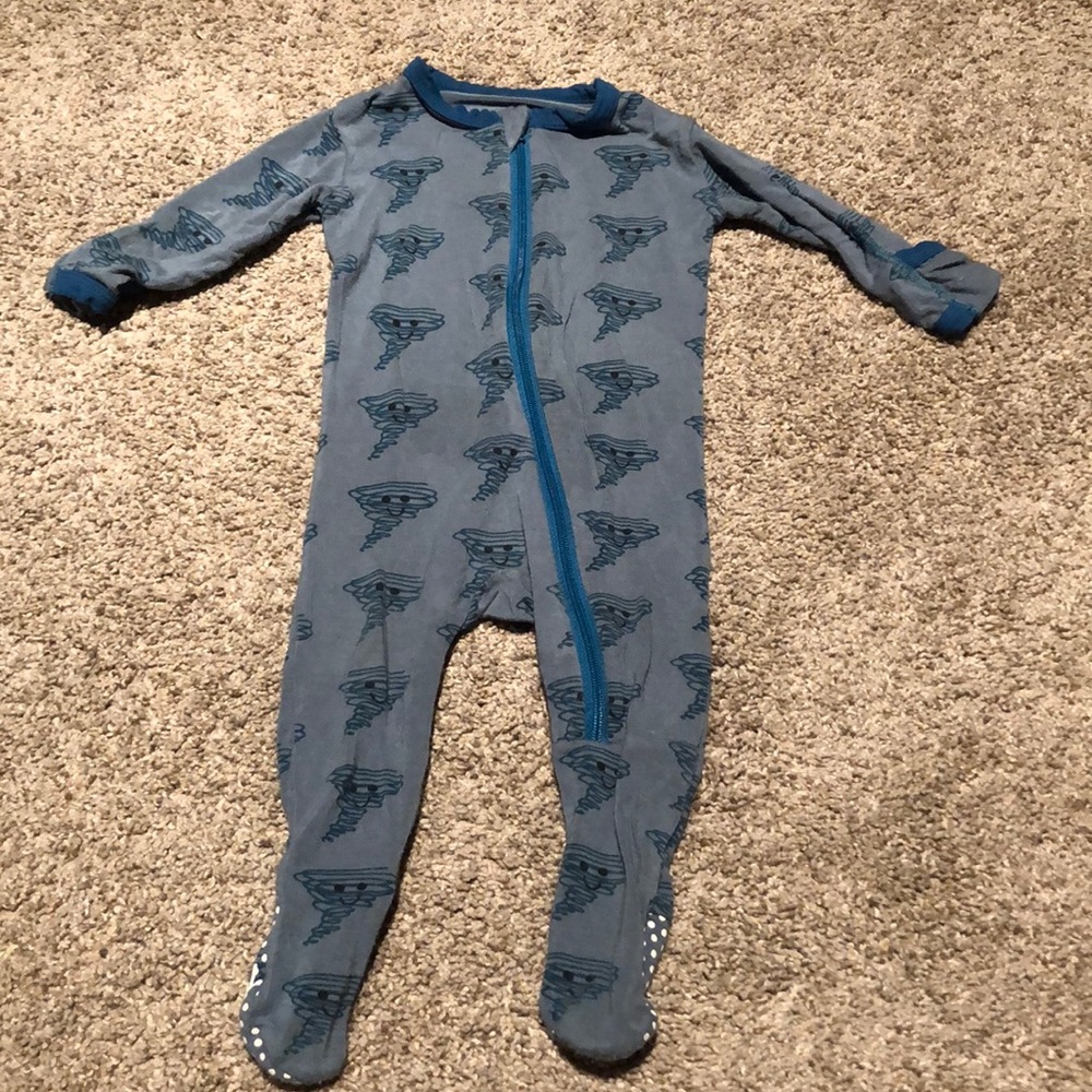 Kickee pants zip footie